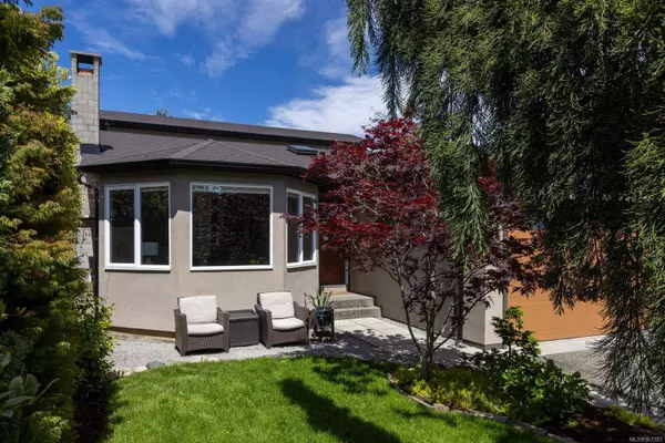 Sidney, BC V8L 5B9,2118 Jahn Pl