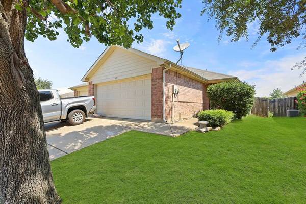 497 Brookbank Drive, Crowley, TX 76036