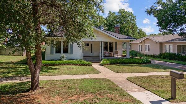 814 Brazos Street,  Graham,  TX 76450