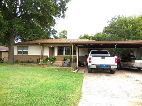 1723 W McAlester Avenue, Sulphur, OK 73086