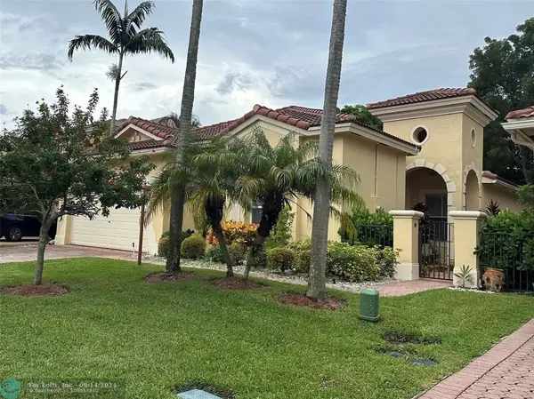 5855 NW 119th Dr, Coral Springs, FL 33076