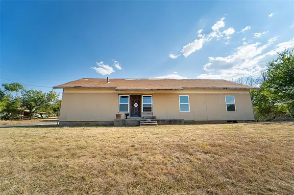 807 E Dyer Street, Breckenridge, TX 76424