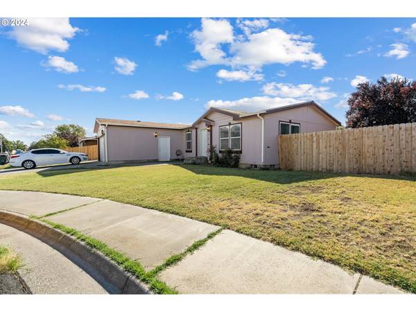 Hermiston, OR 97838,1337 SW PORTER CT