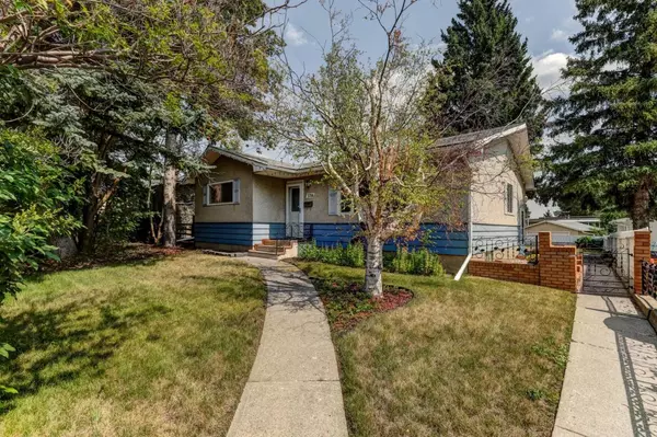 Calgary, AB T3E 3X4,3716 47 ST SW