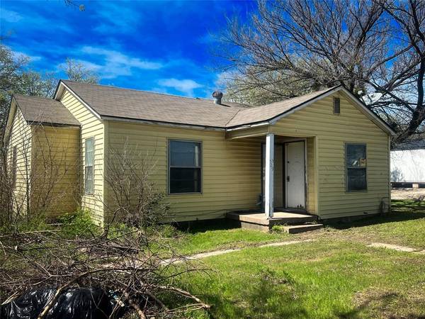 509 Henderson Street, Jacksboro, TX 76458