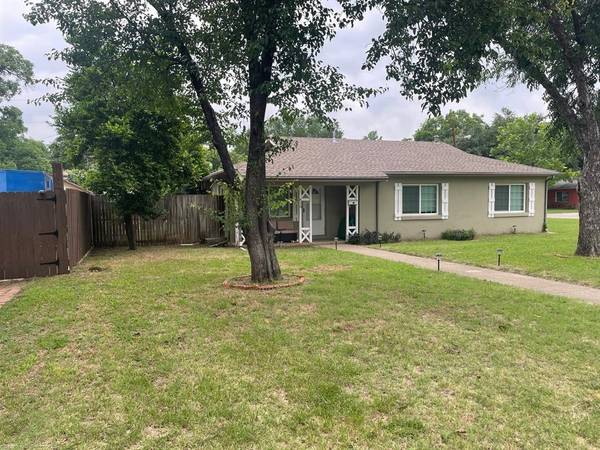 613 Schieme Street,  River Oaks,  TX 76114