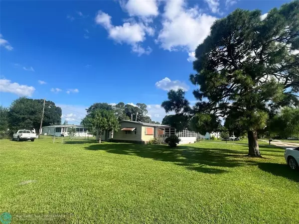 Okeechobee, FL 34972,744 NE 29th Ave