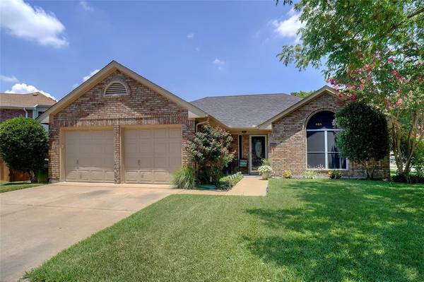 7000 Spring Creek Trail, Watauga, TX 76148