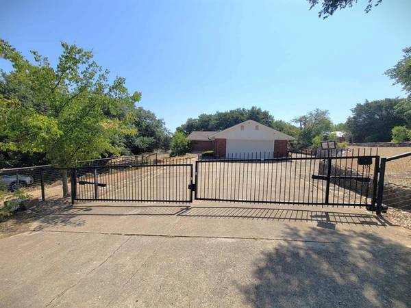 101 Yuchi Trail S, Fort Worth, TX 76108