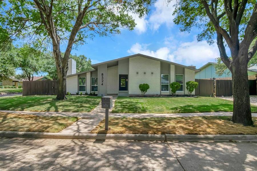 8524 Grumman Drive, Dallas, TX 75228