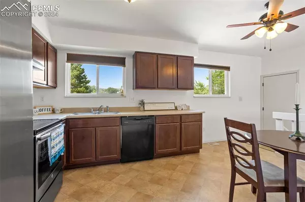 Colorado Springs, CO 80918,4805 Hackamore DR