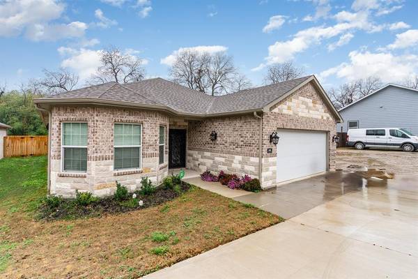 899 E Jefferson Street, Van Alstyne, TX 75495