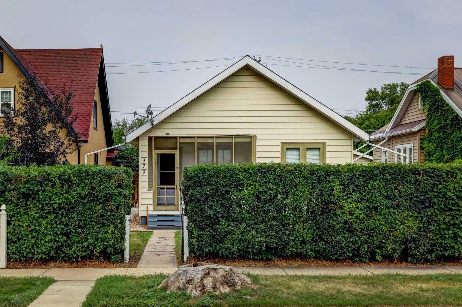 Drumheller, AB T0J 0Y4,379 4 ST E