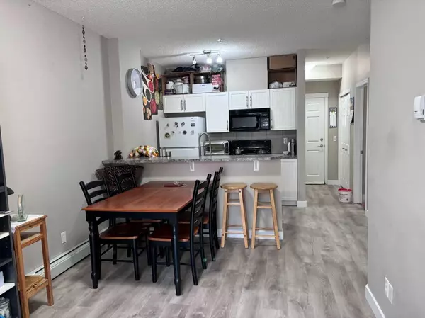 Calgary, AB T2A 1B7,1727 54 ST SE #232