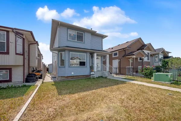 Calgary, AB T3J 4T1,241 Tarawood Close NE