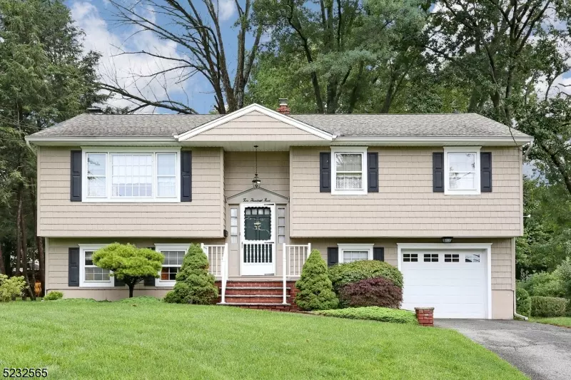 209 Magnolia Ave, Pompton Lakes Boro, NJ 07442