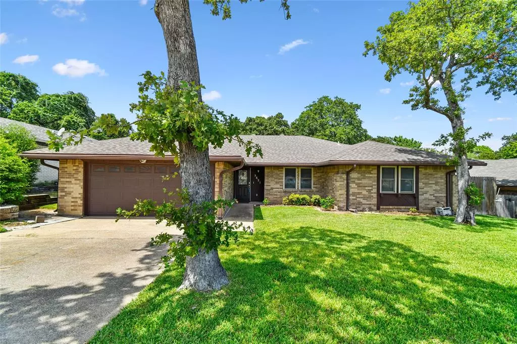 Arlington, TX 76016,5621 Waterview Drive