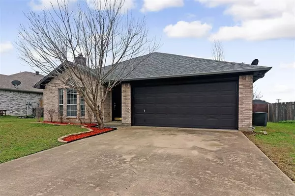 1421 Misty Drive, Midlothian, TX 76065