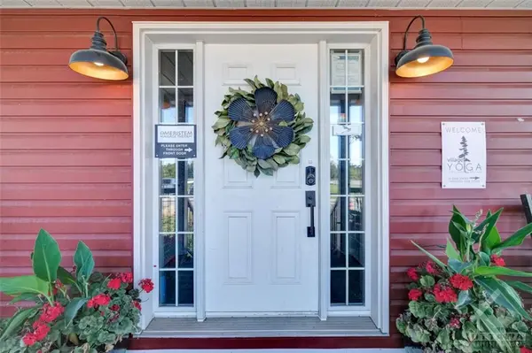 Ottawa, ON K0A 1L0,3722 CARP RD #1