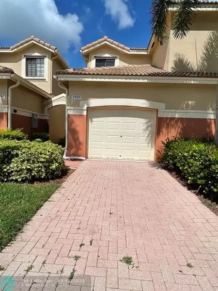 3959 Orange Tree Ln, Weston, FL 33332