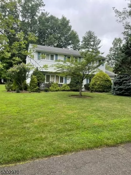 17 Arlington Dr, Livingston Twp., NJ 07039