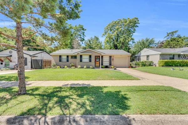 563 Cripple Creek Drive, Duncanville, TX 75116