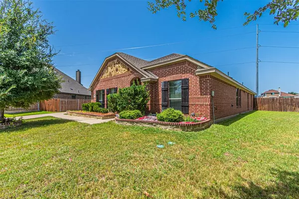 305 Maria Court, Glenn Heights, TX 75154