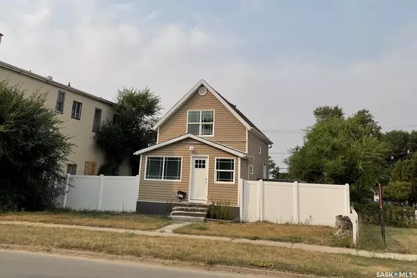 344 Lillooet STREET W, Moose Jaw, SK S6H 4Z2