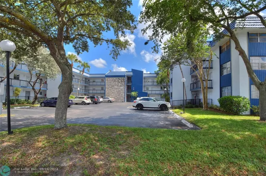 3210 Holiday Springs Blvd  #2-110, Margate, FL 33063