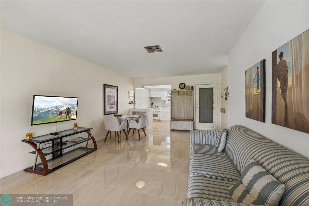West Palm Beach, FL 33415,2832 Crosley Dr  #F