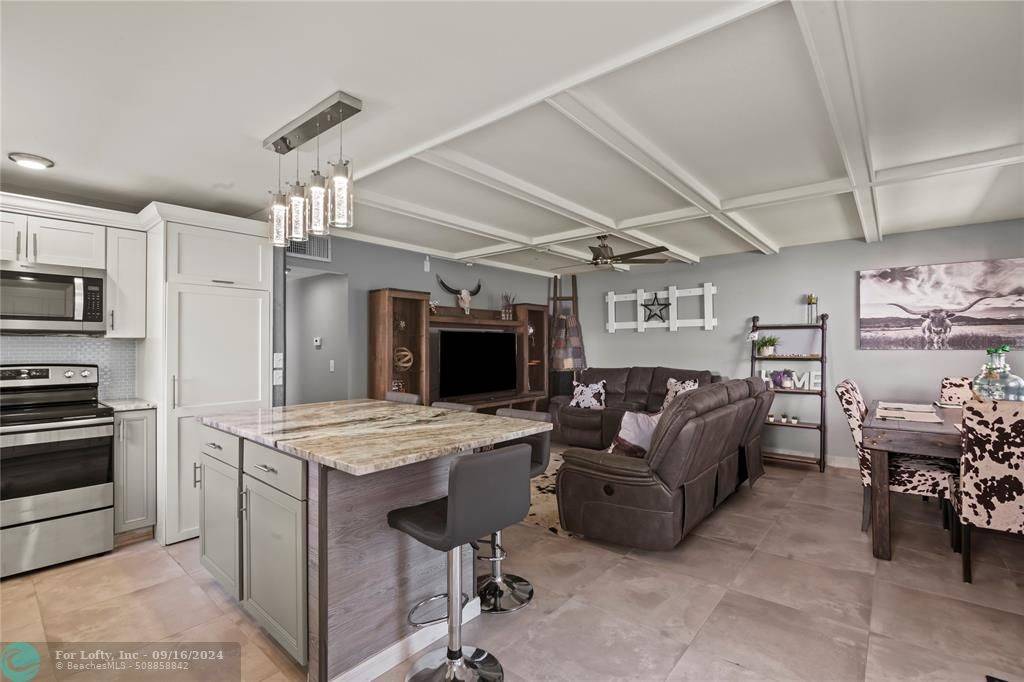 Delray Beach, FL 33446,352 Saxony Trail  #352