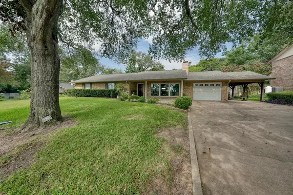 222 Fairlawn Drive, Hideaway, TX 75771