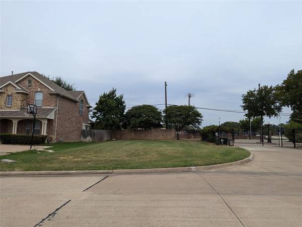 3200 Oak Bourne Drive, Arlington, TX 76016