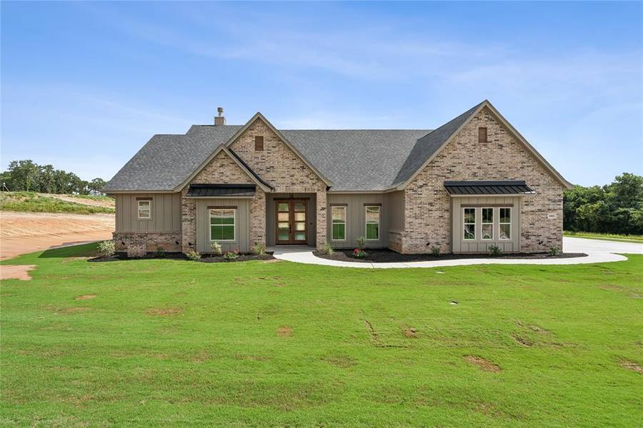 1000 Parker Meadows Drive, Weatherford, TX 76088