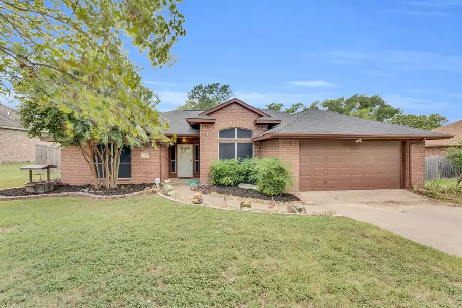 131 Clinton Lane, Midlothian, TX 76065