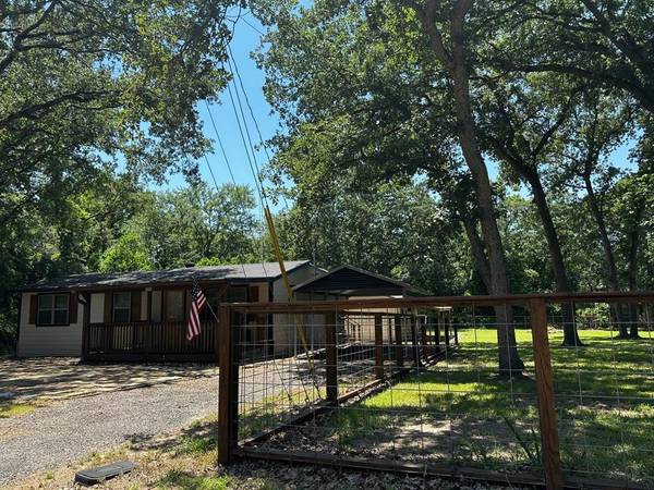 Murchison, TX 75778,223 HOLLY Glen