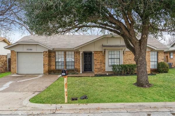 5305 Virburnum Court, Arlington, TX 76018