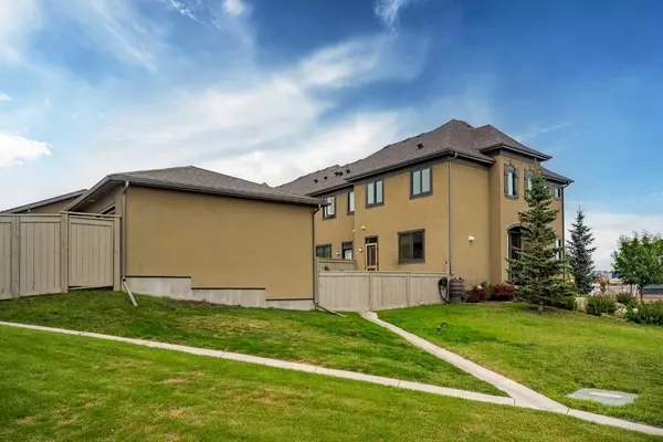 Calgary, AB T3M 2K3,193 Mahogany DR SE