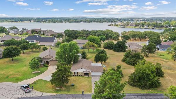 104 Pontiac Drive, Lake Kiowa, TX 76240