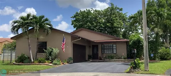 7631 NW 88th Cir, Tamarac, FL 33321