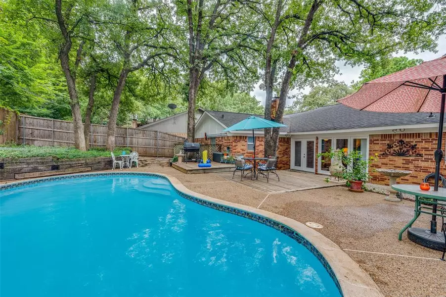 1605 Brunson Court, Arlington, TX 76012