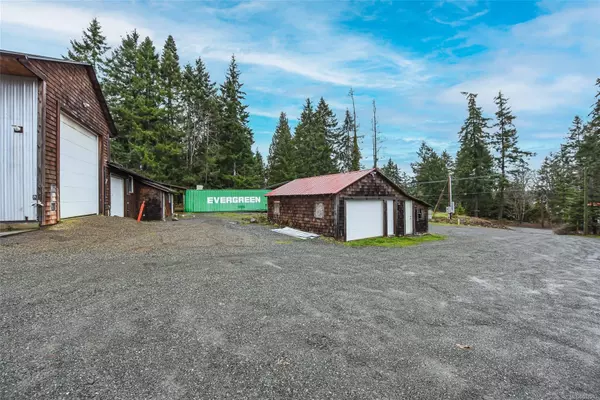 Royston, BC V9N 8S7,3747 Island Hwy S #S