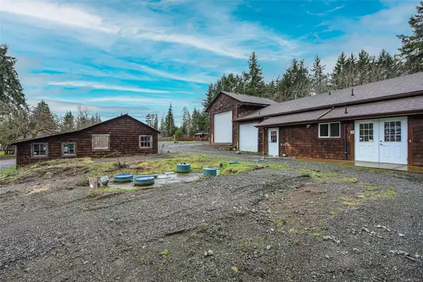 Royston, BC V9N 8S7,3747 Island Hwy S #S