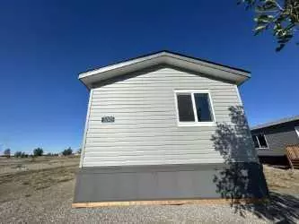 2010 Sunflower CRES, Coaldale, AB T1M 0G4