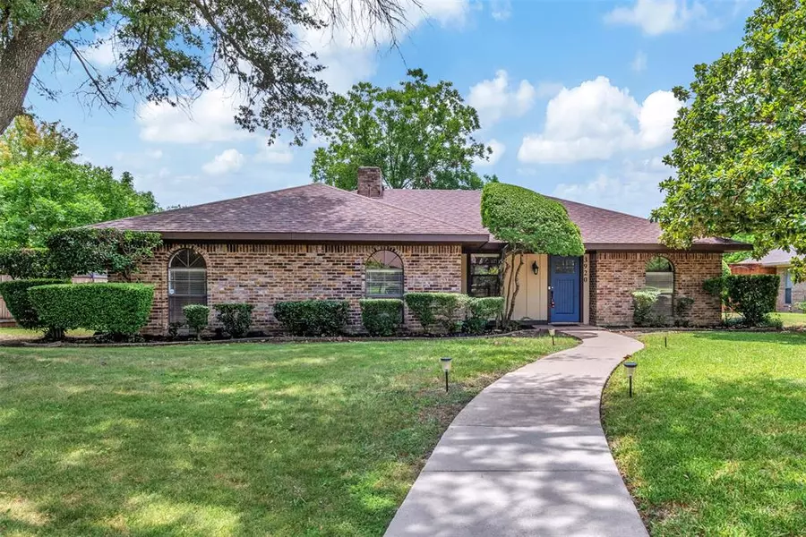 3920 Los Robles Drive, Plano, TX 75074