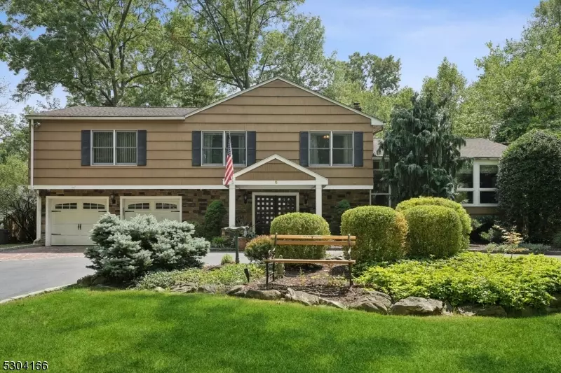 6 Brentwood Dr, Livingston Twp., NJ 07039