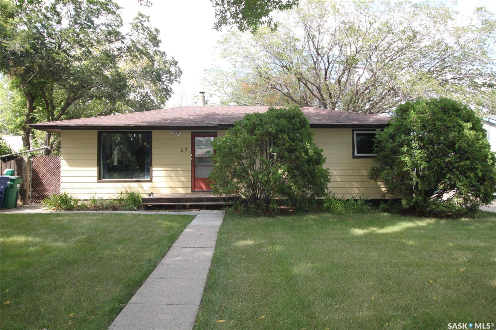 27 Howell AVENUE, Saskatoon, SK S7L 3S9