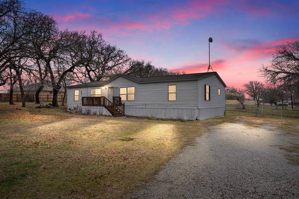 101 Fair Haven Lane, Springtown, TX 76082