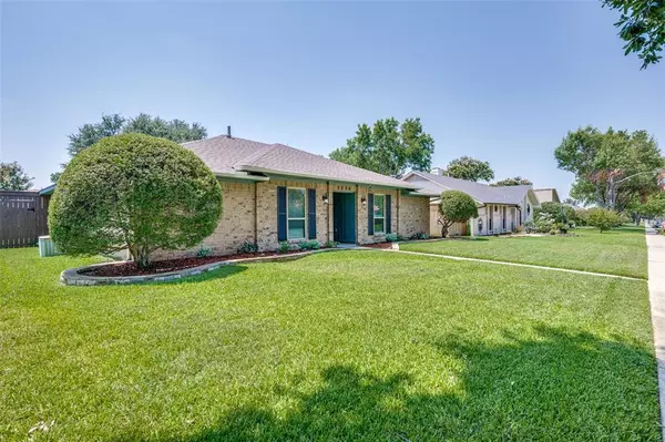 2236 Trinity Springs Drive,  Carrollton,  TX 75007