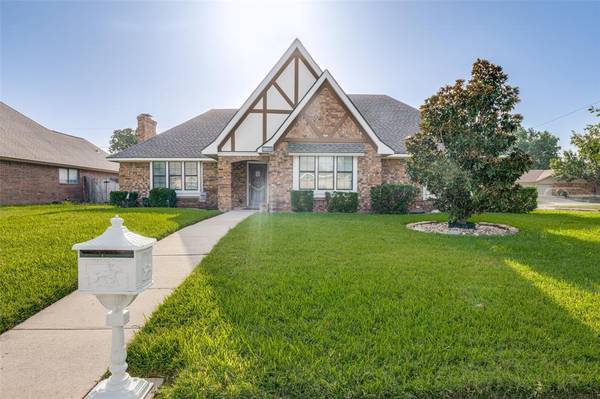 5600 Guadalajara Drive, North Richland Hills, TX 76180